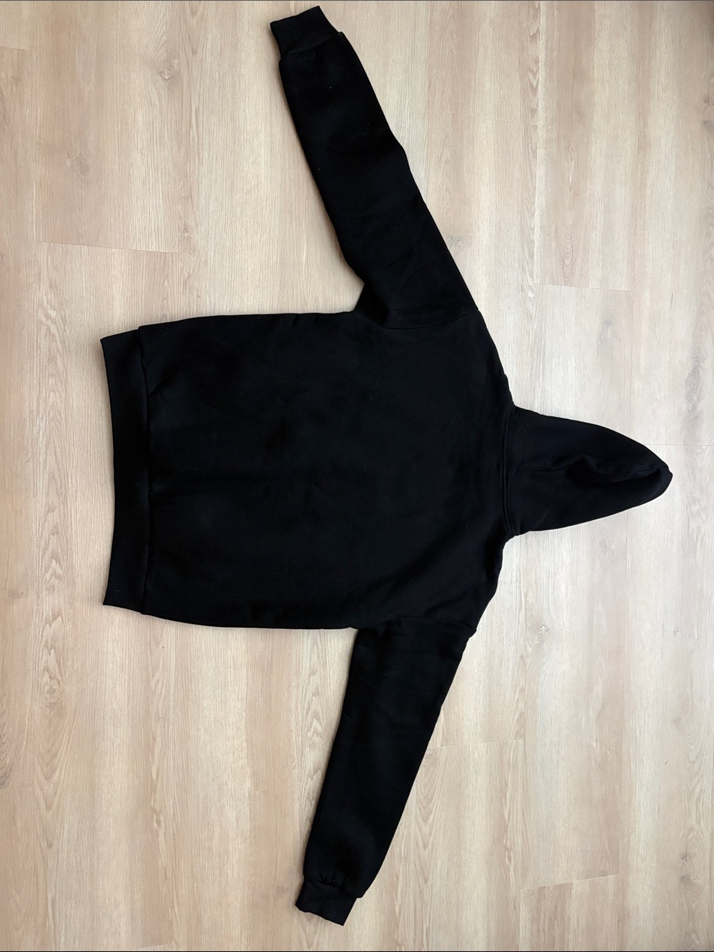 Comfrt Black Sweatshirt - Picture 5 of 9
